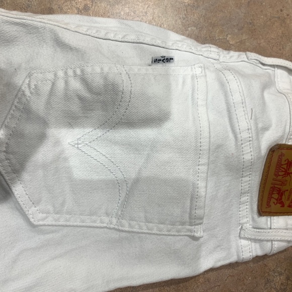 WOMEN’S WHITE LEVI LEVI’S  JEANS - Picture 3 of 6